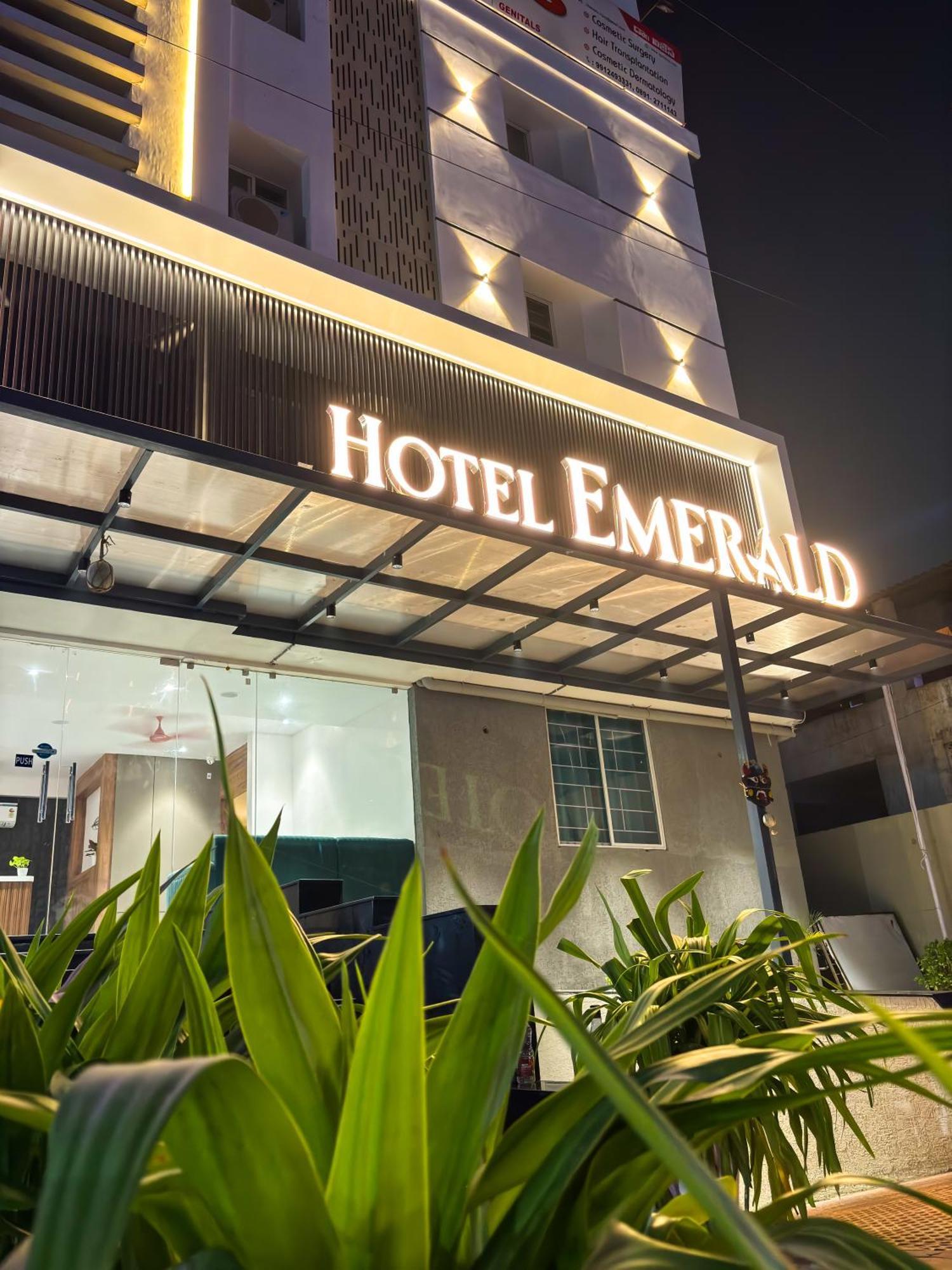 Hotel Emerald Visakhapatnam Exterior photo