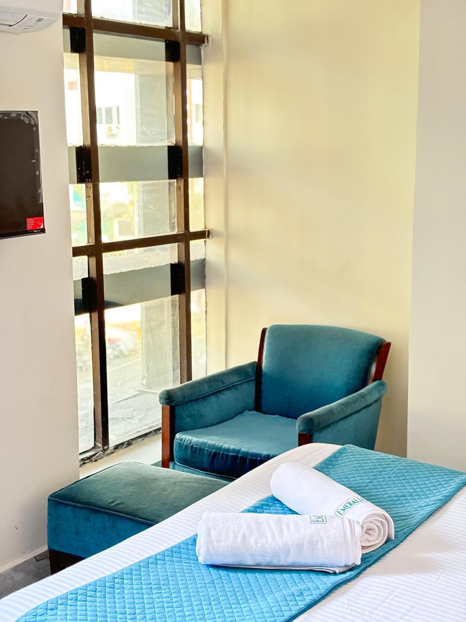 Hotel Emerald Visakhapatnam Exterior photo