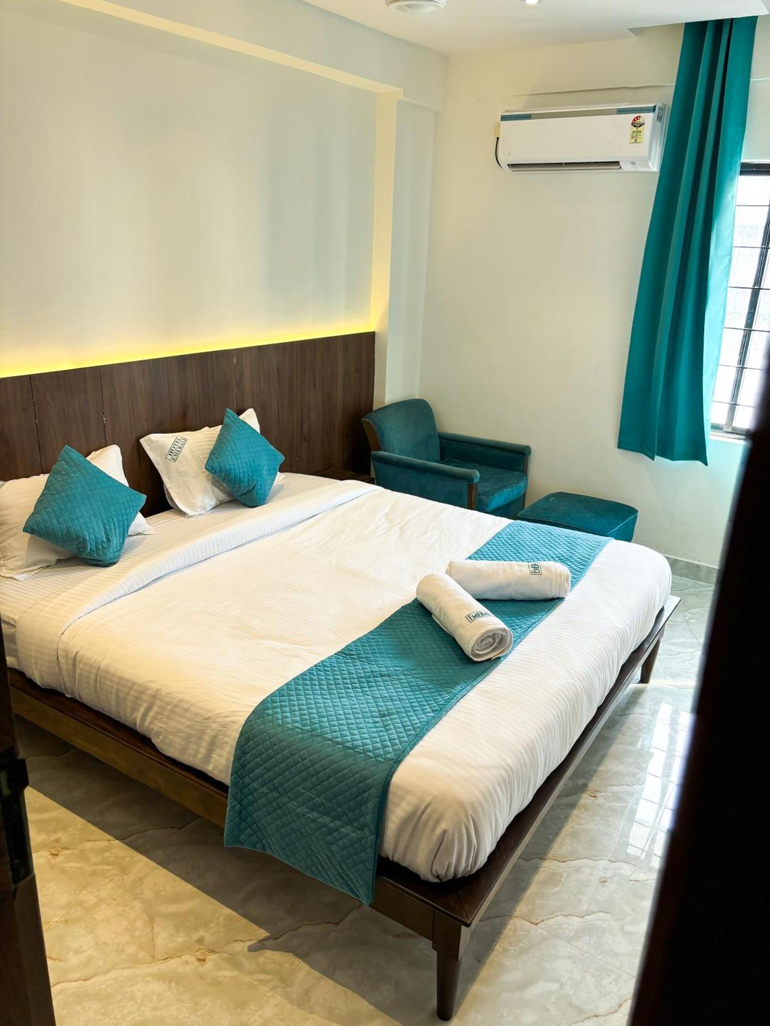 Hotel Emerald Visakhapatnam Exterior photo