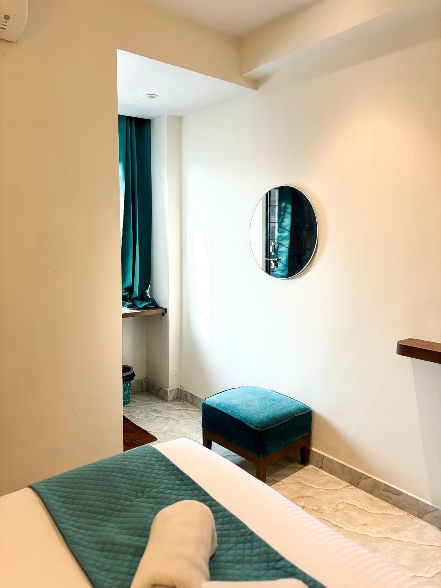 Hotel Emerald Visakhapatnam Exterior photo
