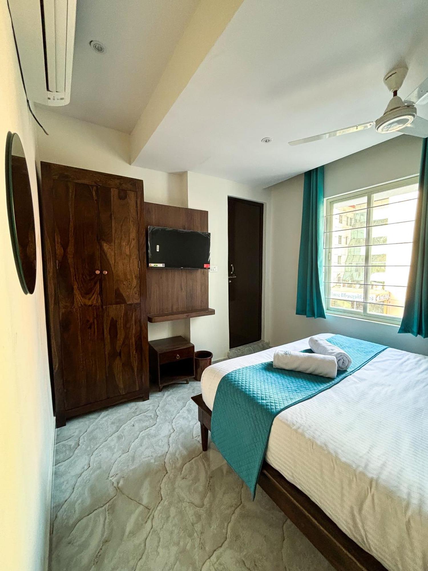 Hotel Emerald Visakhapatnam Exterior photo